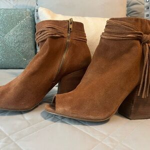 Steve Madden Brown Suede Peep-Toe tassle detail Ankle Boots 9.5